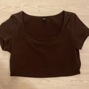 Brun topp - Säljer denna från shein för den har blivit för liten