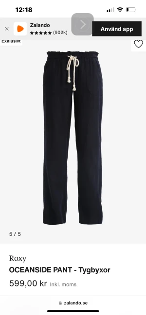 Roxy linnebyxor - Jag säljer mina efterfrågade roxy linnebyxor i mörkblå då jag inte får användning för dem, de e i nästan nyskick! Skriv för egna bilder och information