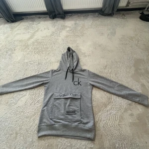 Calvin Klein - Helt ny oanvänd Calvin Klein dress storlek M barnstorlek 