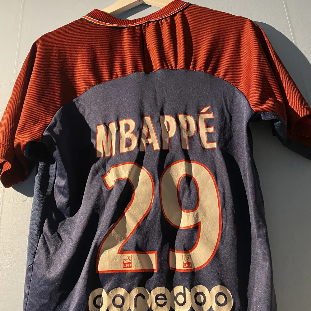 Mbappe PSG nmr 29 . T-shirts.