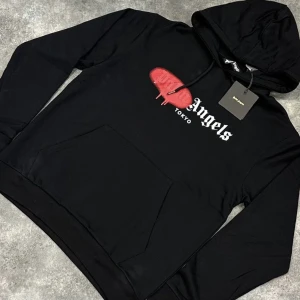 Palm Angels hoodie NY - Helt ny, finns i M  Säljs för 2400  Nypris 4000 på farfetch