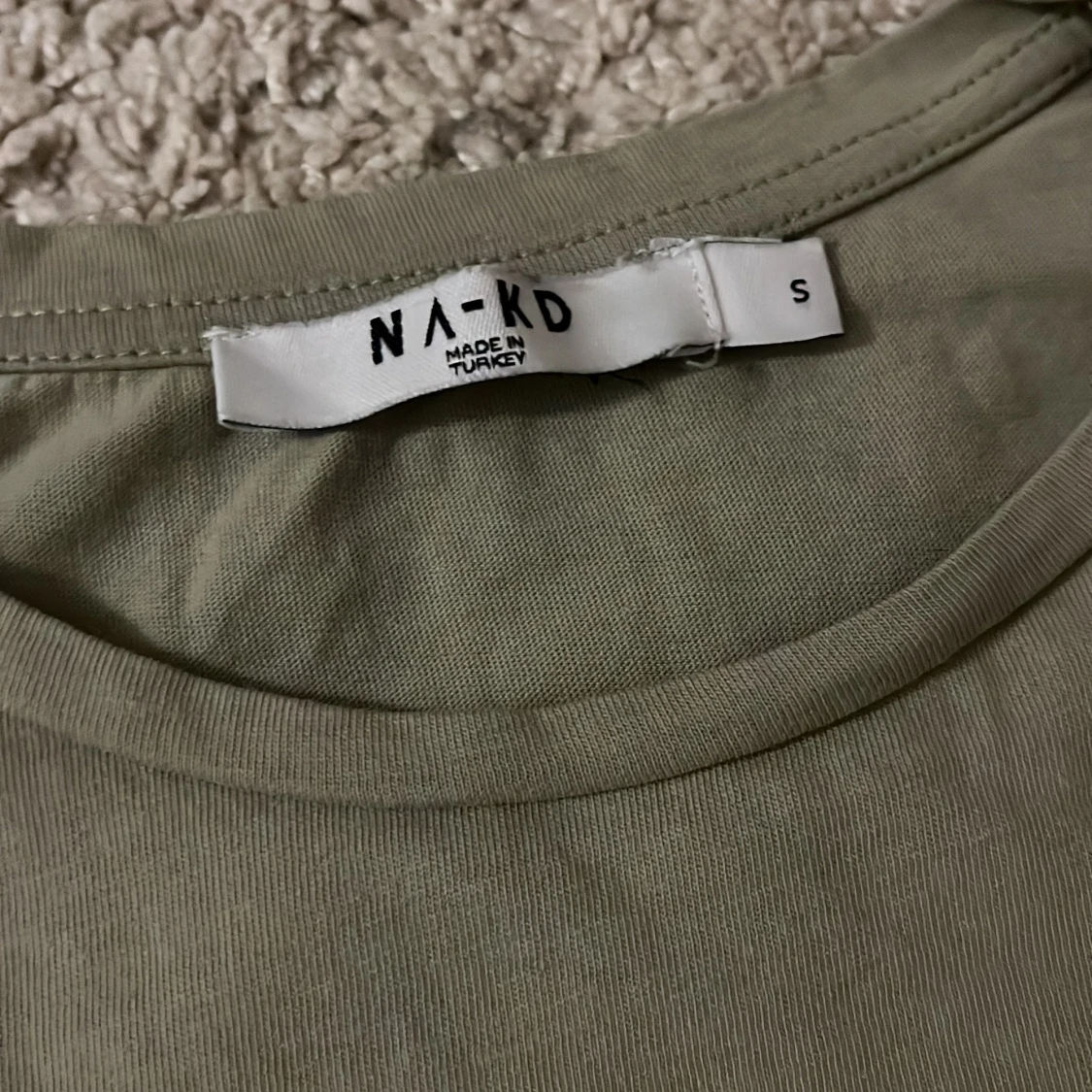 NA-KD ljusgrön långärmad - 90