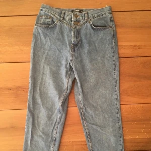 Min jeans - Momjeans från PULL&BEAR, i gott skick;)