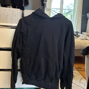 Hoodie - Från carlings 