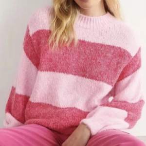 Säljer denna stickade rosa tröjan från Gina. Endast andvänd ett fåtal gånger så den är i nyskick. Säljer pga att den inte andvänds.