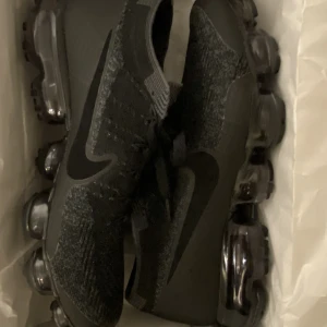 Nike Air VaporMax  - Ny köpta vapor max som inte passade mig, helt nya med paket, och ingen smuts.