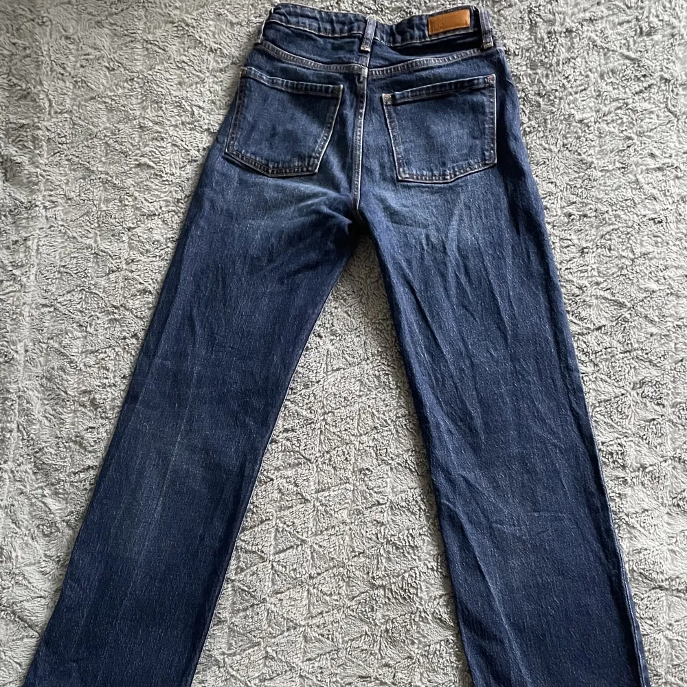 Mid waist straight jeans, flare fit. Jeans & Byxor.