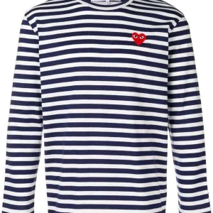 Comme Des Garcons - säljer denna snygga tröja från CDG, fint skick, inga defekter. 