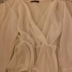 Volangblus - Fin blus från boohoo