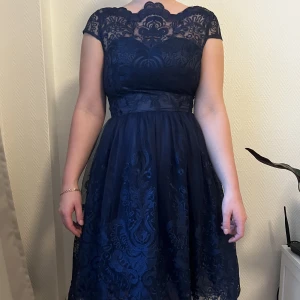 Festklänning  - Använd vid ett tillfälle endast, säljer då den tyvärr blivit för liten. 