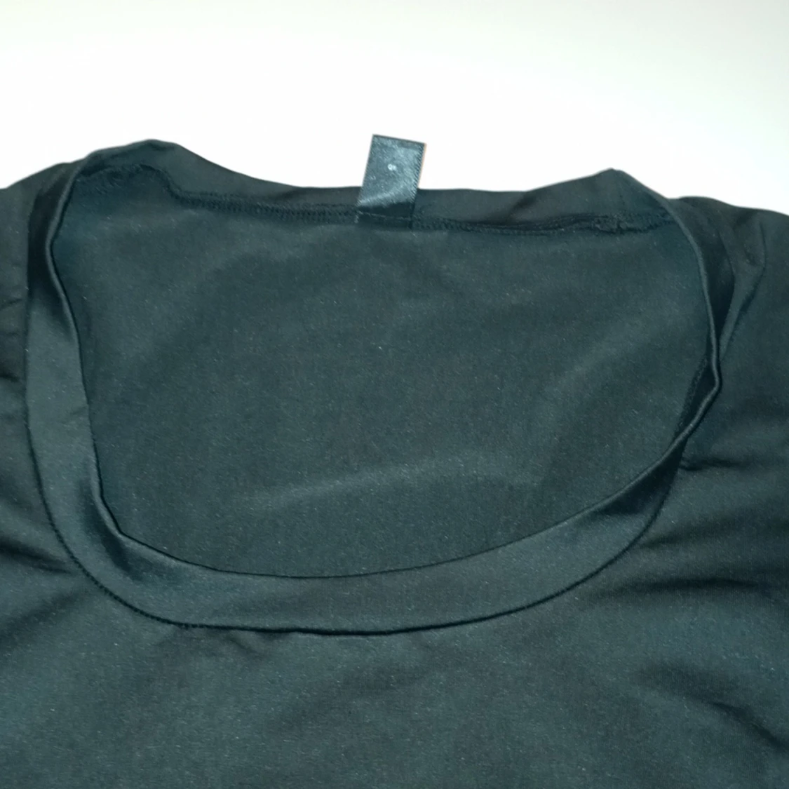 Svart uringad top - 90