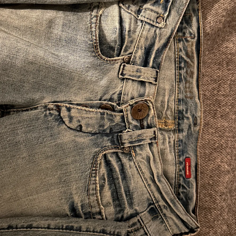Ascoola unika miss sixty jeans, säljer eftersom de inte kommer till användning. En blandning av Straight leg och bootcut. Strl 25 men sitter som en 27 skulle jag säga.. Jeans & Byxor.