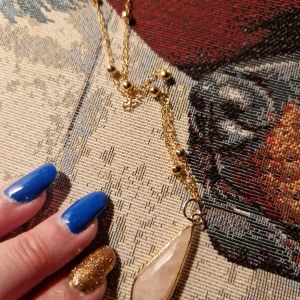 Halsband - Rosenkvarts sten. 