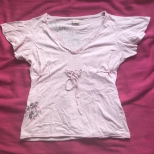 Y2k Tröja  - As fet tröja från only i strl L🩷💪 säljs då den ej kommer till användning! Pris kan diskuteras💯