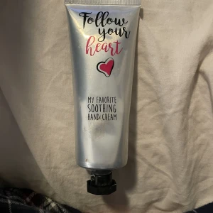 Handkräm - Luktar gott, knappt använd.