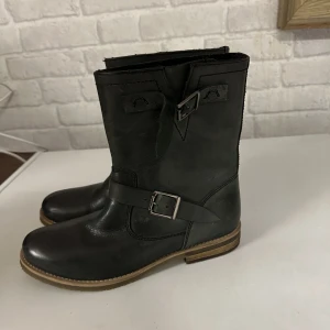 Boots - Korta boots Oanvända  Storlek 40 Dam