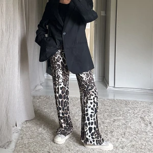 Byxor från penn & ink - Leo-byxor från penn & ink Storlek XS.