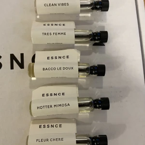 Essnce tester!  - Endast luktade på men dessa passade inte mig 💓🌸. 1 för 25kr, alla för 100🤗. Skriv till mig innan du köper! fri frakt och bra pris (nypris 45kr styck). Clean vibes såld❌