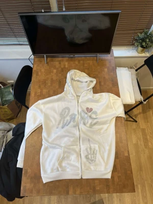 Snygg Kofta -  ass snygg! Storlek m men stor i storlek  