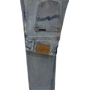 Säljer mina Nudie jeans eftersom dom har blivit för små! Väldigt Få användningar och Cond 9/10, nypris 1600, skriv vid intresse! Mvh Carl