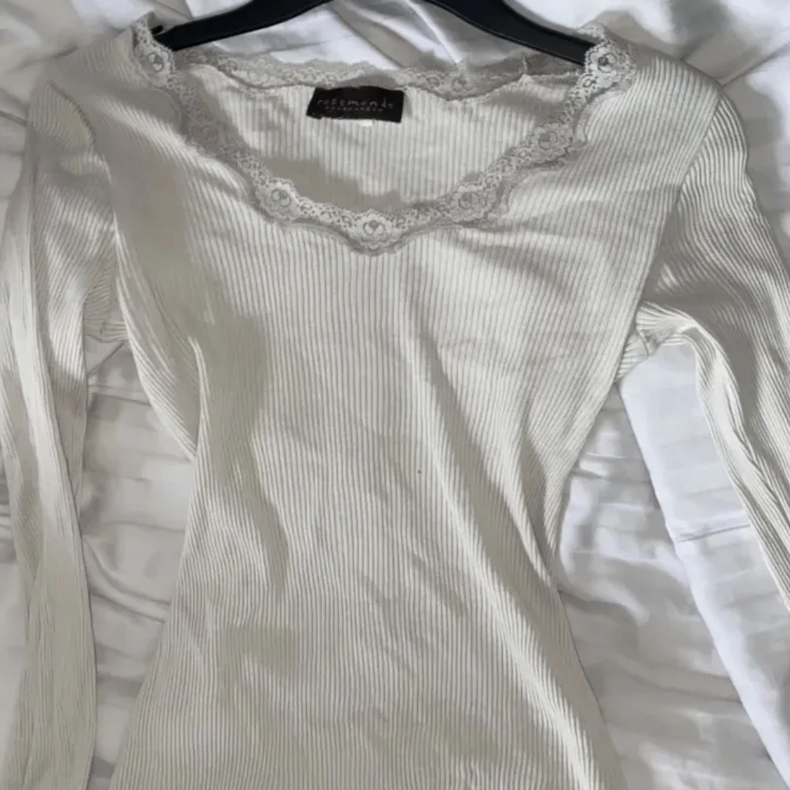 Söt spetströja - 90