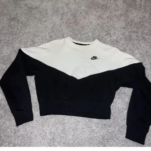 Niketröja - Niketröja i storlek S 