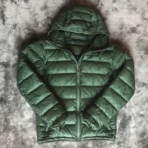 Peak performance jacka - Säljer min supersköna o varma peak Dune jacka storlek M. Inga defekter från vad jag kan se. Fråga gärna frågor pm