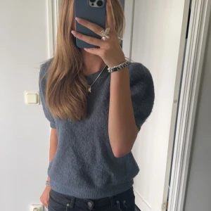 tröja - en fin stickad veromoda tröja som ej kommer till användning, den är i bra skick och ja säljer för 150kr + frakt!