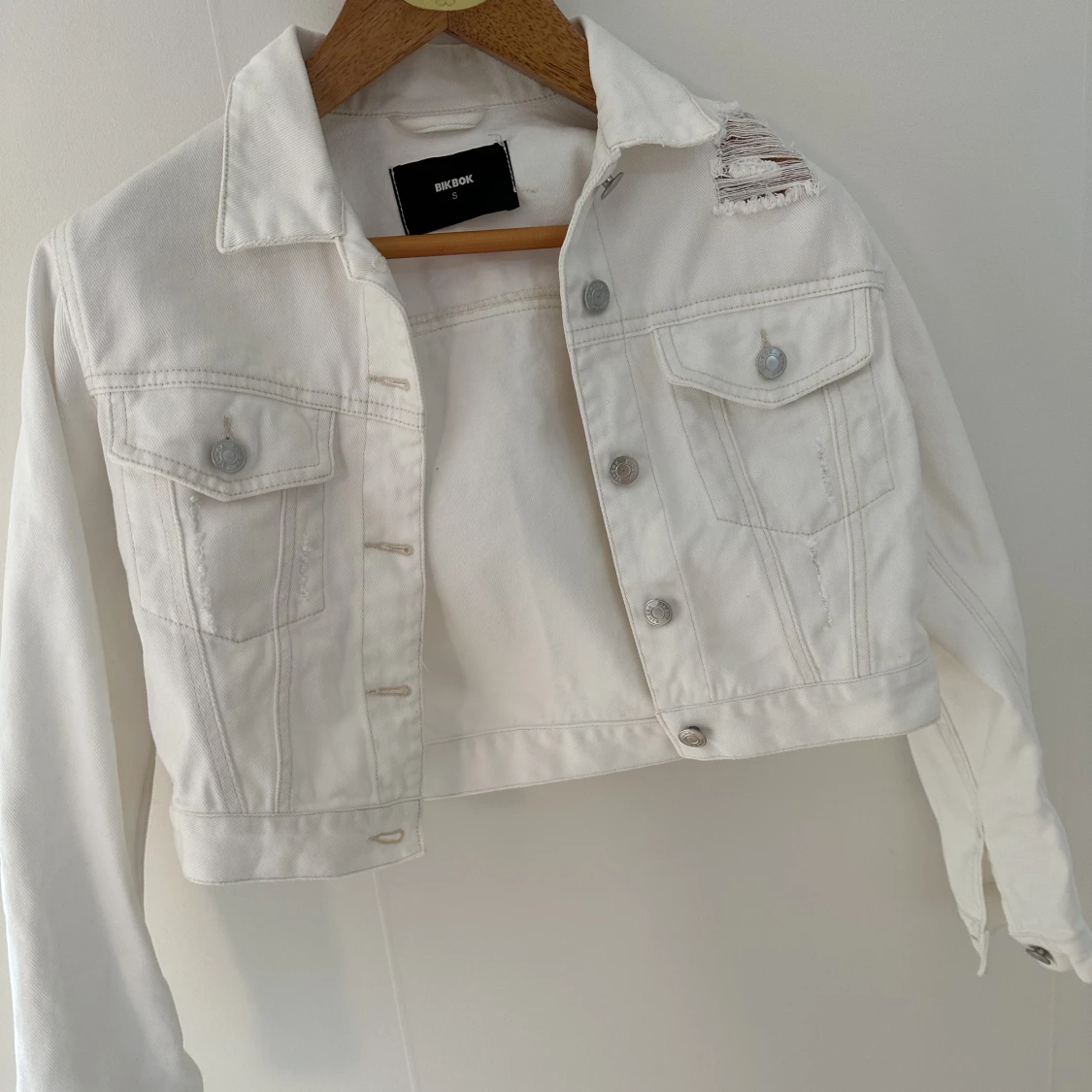 Vit jeansjacka bikbok - 90