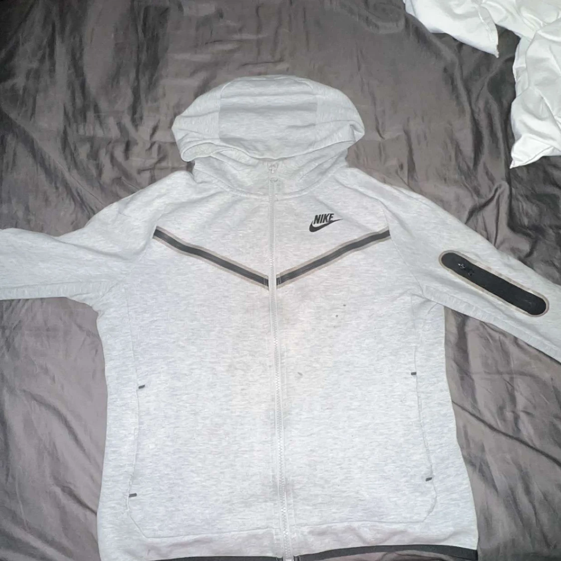 Grå Nike tech
