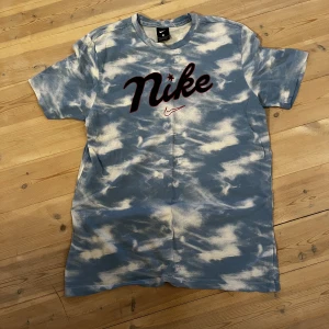 Nike Basketball Tee - Moln 