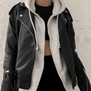 Skinnjacka - Skinnjacka från missguided. Sparsamt använd 💕