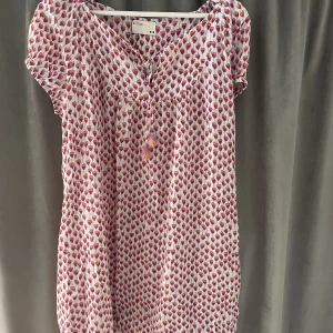 Sommarklänning - JÄÄTTESÖT sommarklänning!!