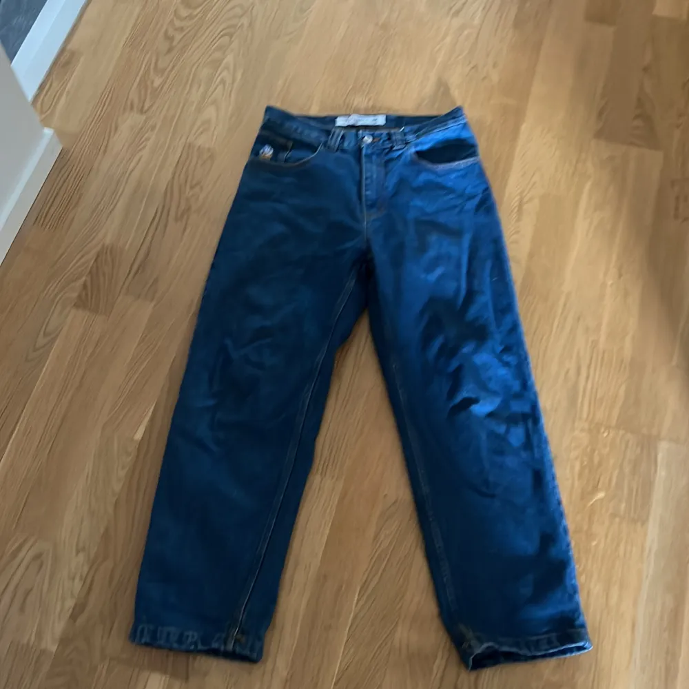 Polar 93 jeans i mycket bra skick. Knappt använda, inte ett märkte eller fläck på dom. Köpta för ungefär ett år sen. Jeans & Byxor.