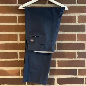 Dickies Mörkblå chinos  - Mörkblå chinos  32W/32L