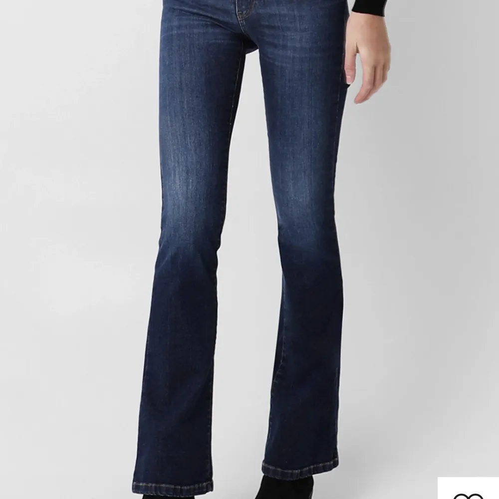 Jätte fina Scalpers jeans som tyvärr är för små för mig. Knappt använda!💕  Köpta för ca 800kr. Jeans & Byxor.