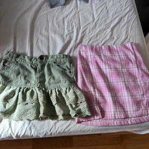 Barnkjolar - Säljer 2 kjolar i barnstorlek ROSA-storlek 134 kan passa som xxs-xs från shein liten fläck längst ner vet ej om den går bort GRÖN- från hm storlek 116 inga defekter 55 kr styck