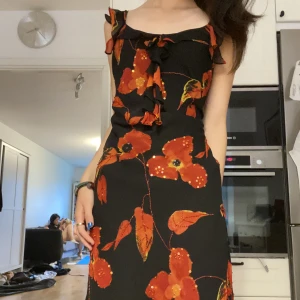 BLIMMIG KLÄNNING - Fin klänning med lång detaljer❤️❤️❤️