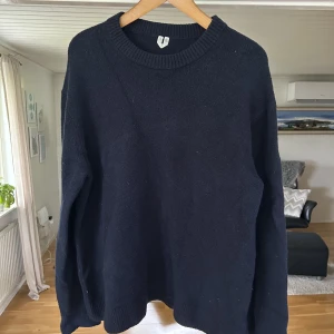 Stickad tröja arket - Säljer min stickade tröja från arket då den inte används. Skönt material!