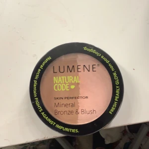 Lumene bronzer and blush  - Bara testad en gång gillade inte den