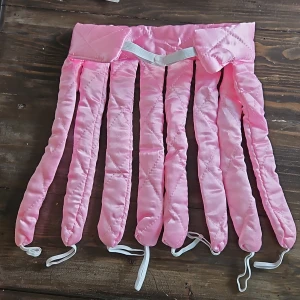 Lockar utan värme  - Oanvänd. Lockar utan värme. Jag hade tyvärr för långt hår för den 