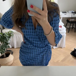 Klänning  - Klänning från zara