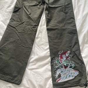 Ed Hardy byxor - As snygga ed Hardy byxor från London 