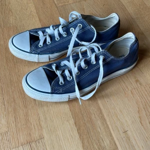 Converse sneakers blåa - Blåa väldigt lite använda