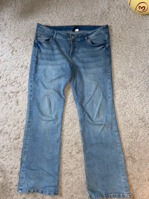 Jeans - Blåa raka jeans 