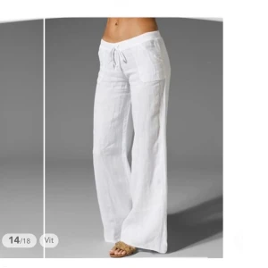 Linnebyxor  - Säljer dessa linnebyxor från lightinthebox, tvättade men aldrig använda, nypris 219 kr, andra bilden är lånad, skriv för fler bilder