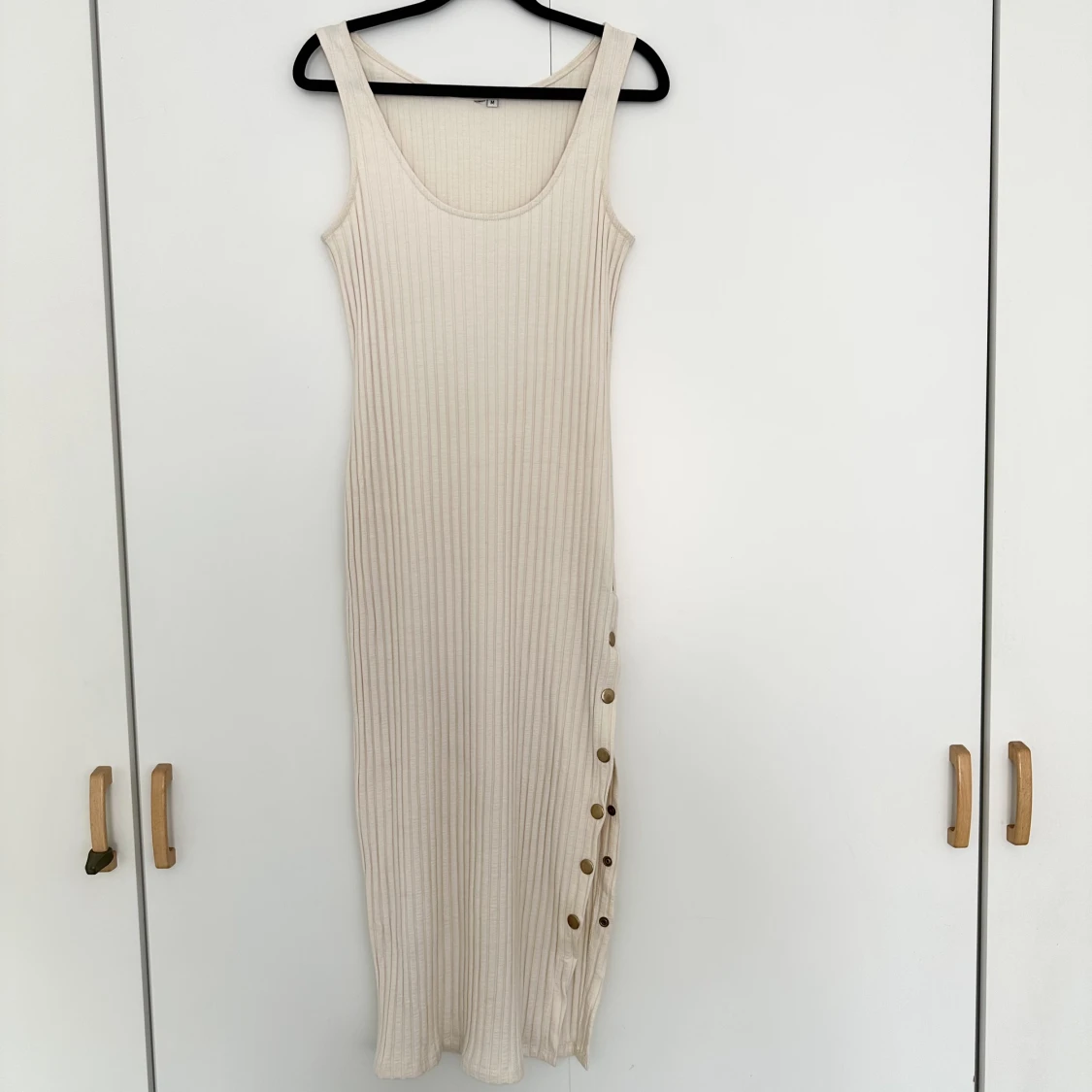 Nelly ribbad klänning strl M slutsåld online - 90