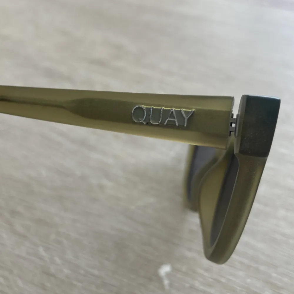 Solglasögon märket Quay nästintill oanvända,cateye . Accessoarer.
