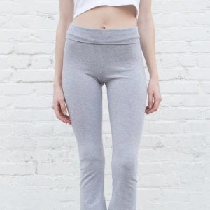 Brandy priscilla yoga pants - Säljer dom här jätte populära yoga pantsen frpn brandy mellvie, dom heter priscillla pants och är i färgen heather grey! Är helt nya och har prislapp kvar! Om många blir intresserade så blir det budgivning!