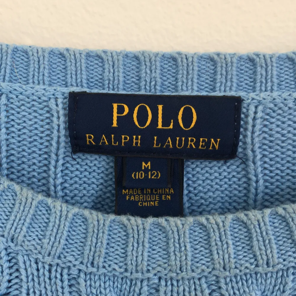Stickad polo Ralph lauren tröja i blått  St M  . Tröjor & Koftor.